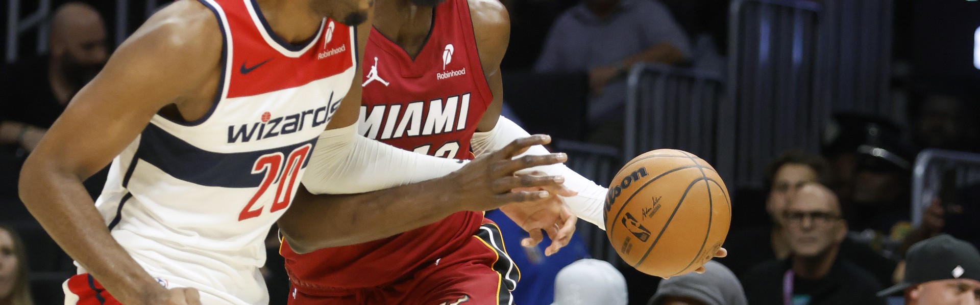 TA名记：热火应该在领先27分且阿德巴约得到81分后将其换下！