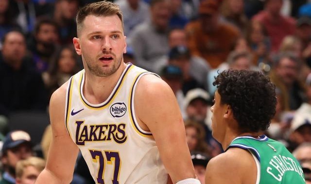 JRS直播-4胜0负不败！东契奇战独行侠狠辣不留情创两大神迹