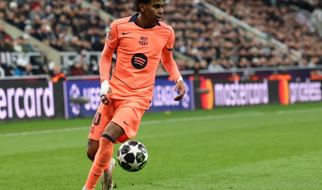 低调JR看球-每体：亚马尔因身体不适缺席今日训练，但仍有很大可能出战塞维