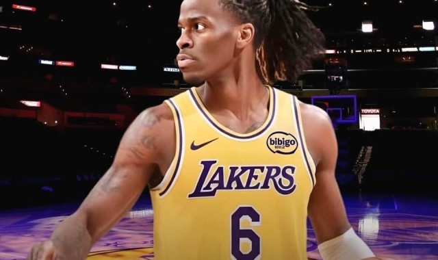 足球直播-湖人面临激烈竞争！至少10队追埃利斯 国王要价1个首轮末段选秀签