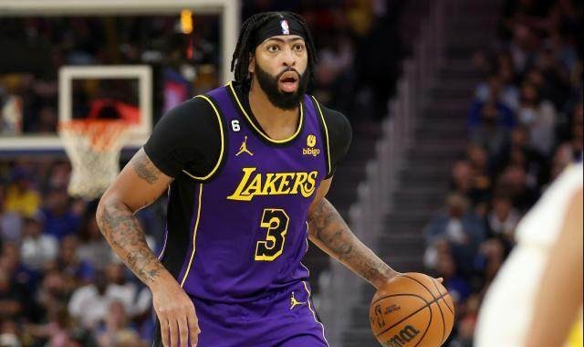 玻璃人属性令浓眉饱受质疑 打满82场成新赛季目标