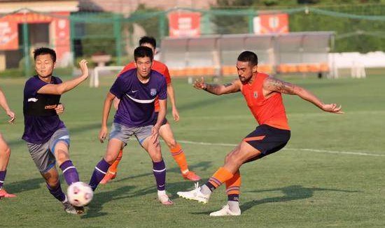 足球直播-津门虎热身赛2比4不敌泰山 昔日国青队长即将加盟