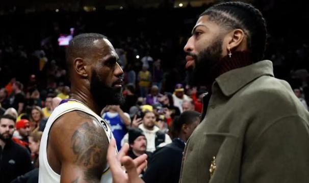 低调JR看球-逆转失败湖人形势告急 詹姆斯浓眉已无资本轮休